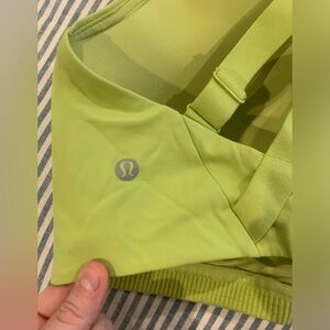 Lululemon sports bra
